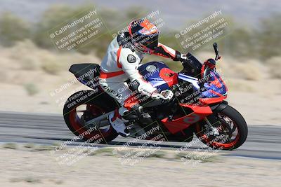 media/Dec-01-2025-Moto Forza (Mon) [[2daa91e15f]]/3-Beginner Group/Session 2 (Turn 7 Inside Pans)/